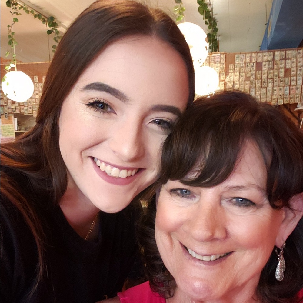 Meet your Posher, Alyssa